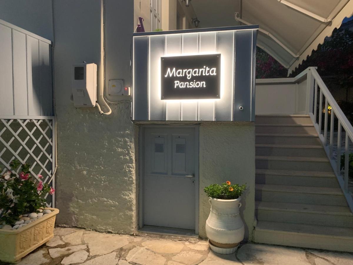 Pansion Margarita * Áyios Nikítas